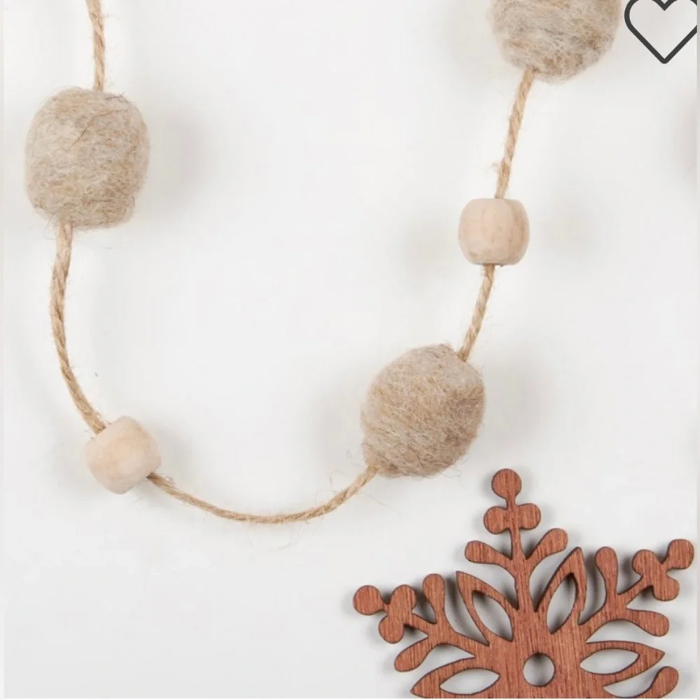 *Snowflake and Tassel Garland